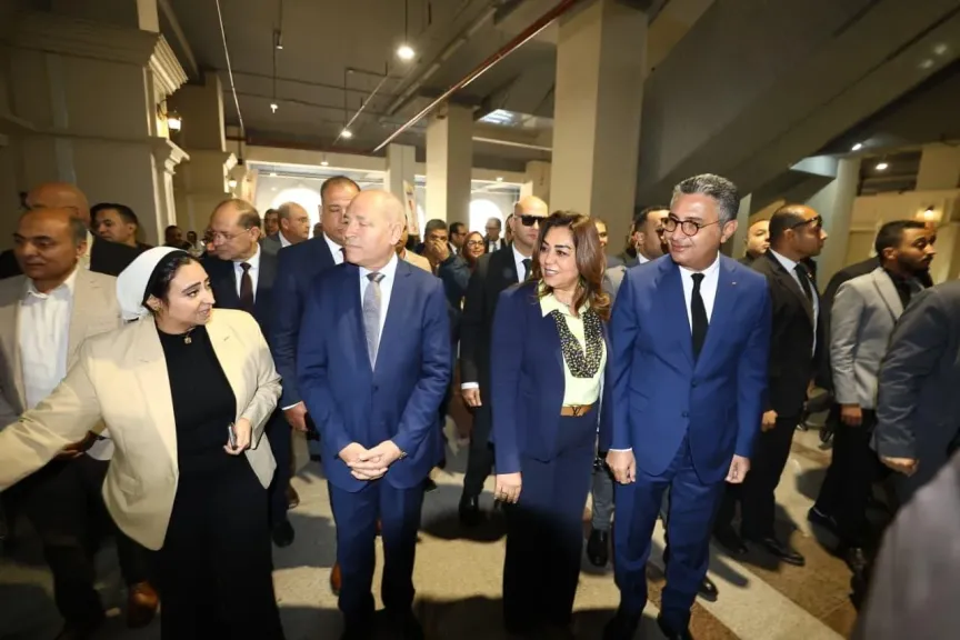 خلال افتتاح سوق ومعرض مستلزمات الأسرة والسلع الغذائية 