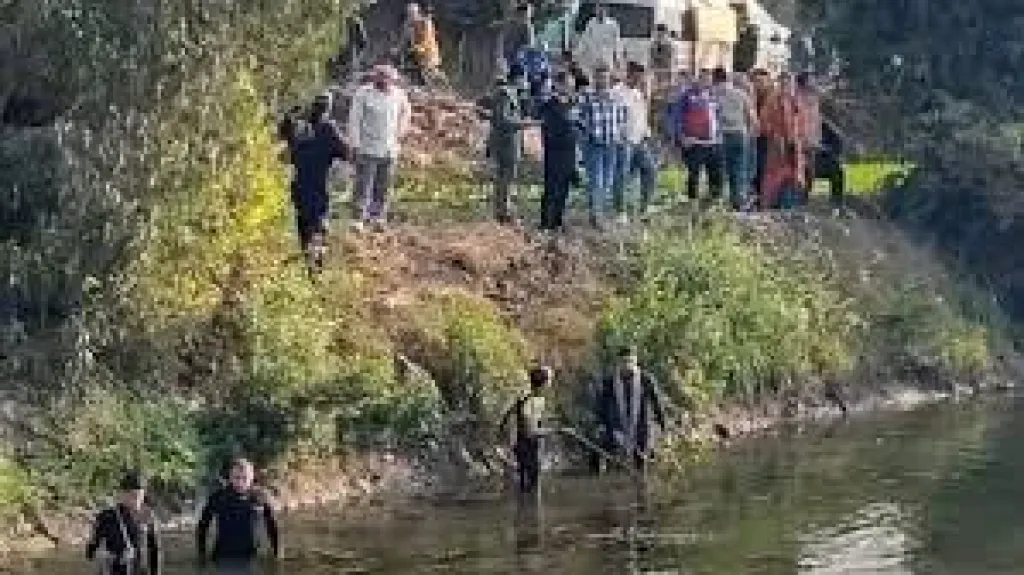 البحث عن رضيع بالبحر الصغير