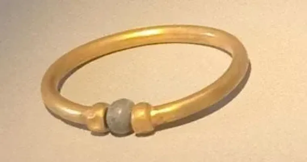  الاسورة أثرية  