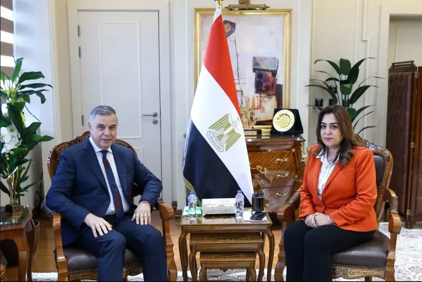 وزيرة التنمية المحلية خلال لقائها محافظ الإسكندرية