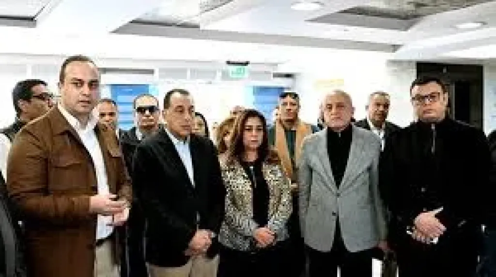 رئيس الوزراء يتفقد عددا من المنشآت التابعة لهيئة الرعاية الصحية