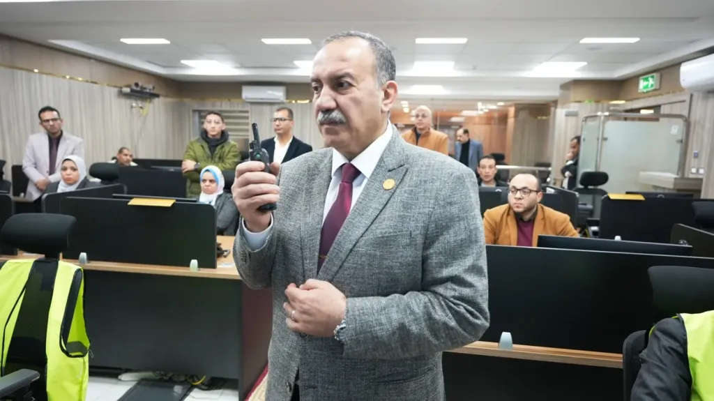 محافظ أسيوط 
