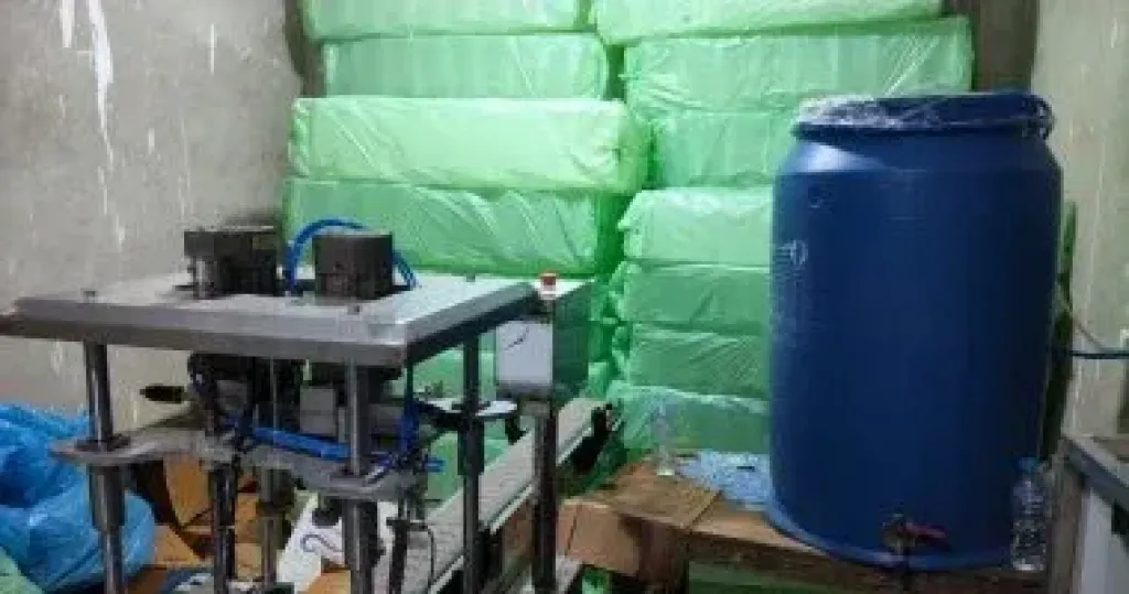 تعبئة مياه معدنية مغشوشة  