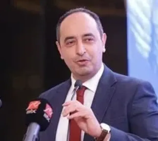  عمرو عثمان  