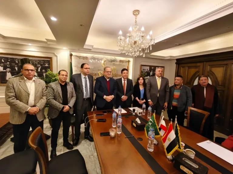 عصام الصباحي يتقدم بأوراق ترشحه رسميًا لانتخابات رئاسة حزب الوفد