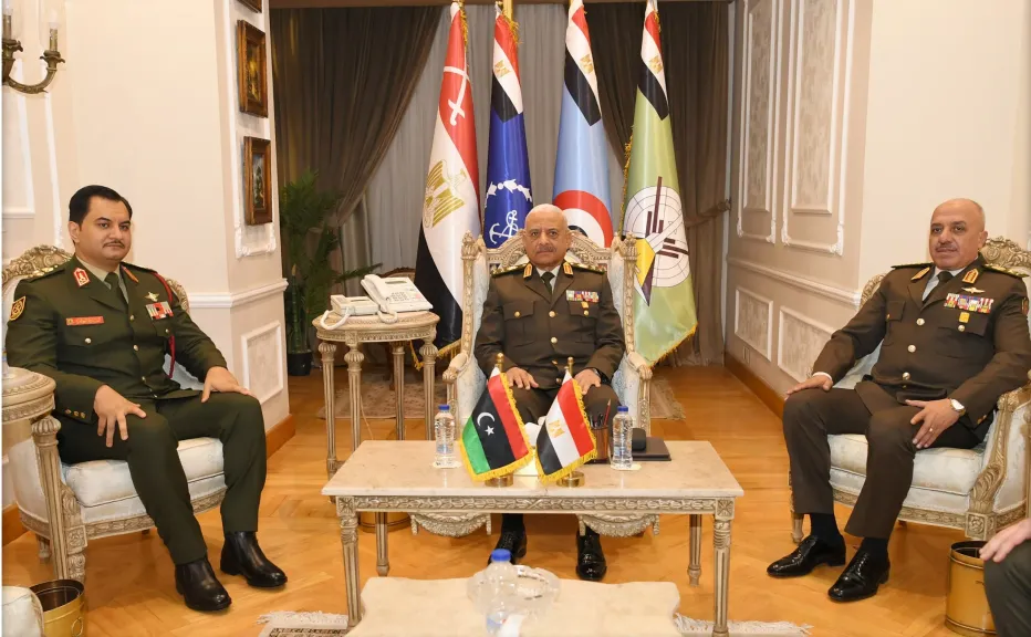 وزير الدفاع ورئيس الأركان يلتقيان نائب القائد العام للجيش الوطنى الليبى