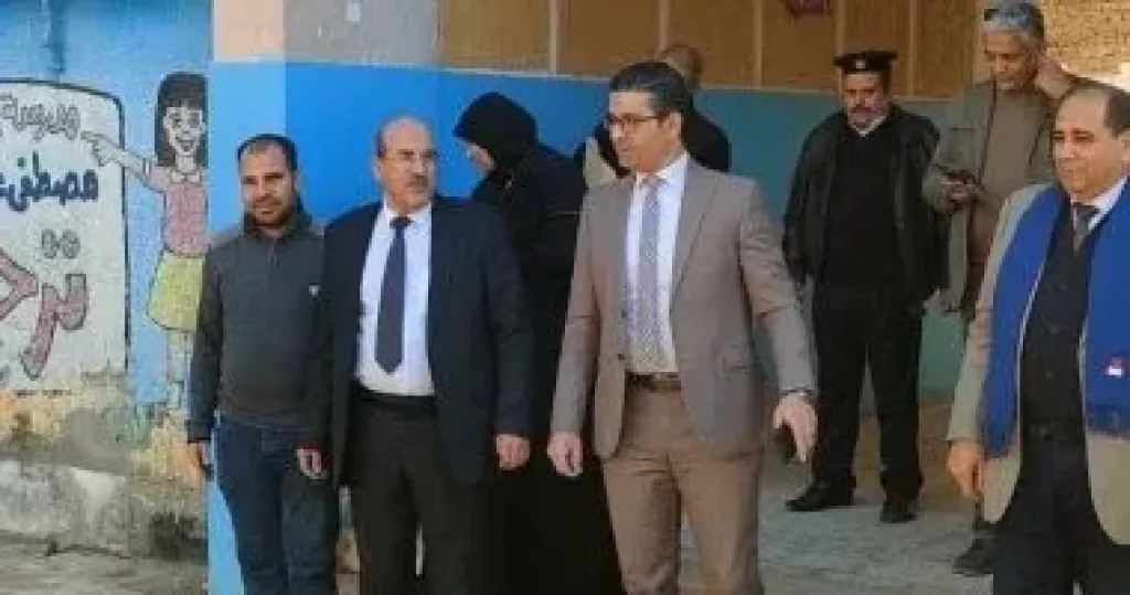 التحقق في واقعة سقوط تلميذ من الطابق الأول بإحدى مدارس أسيوط