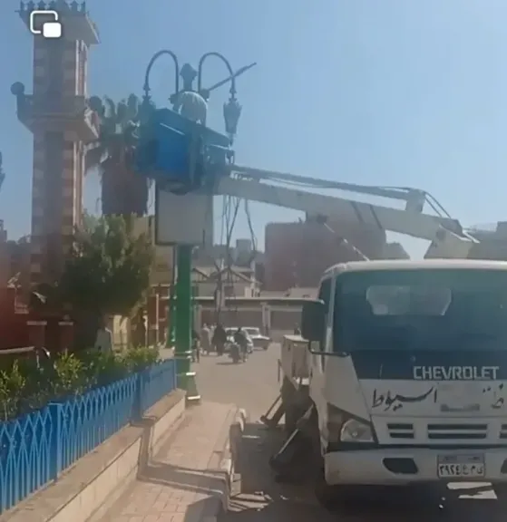 أعمدة الإنارة 