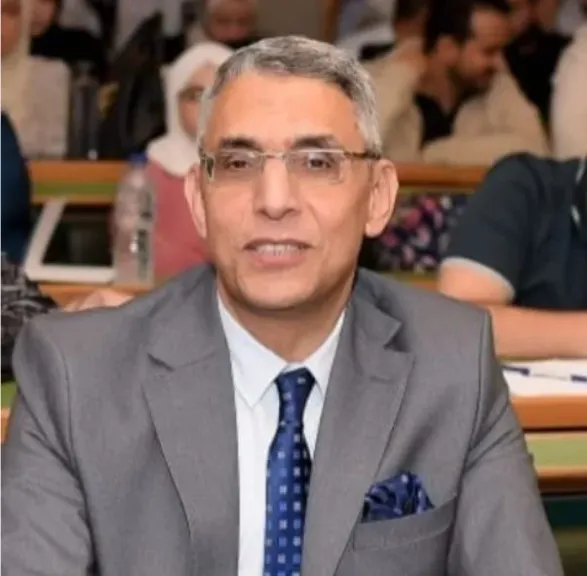  الدكتور مصطفي إبراهيم الشاذلي 