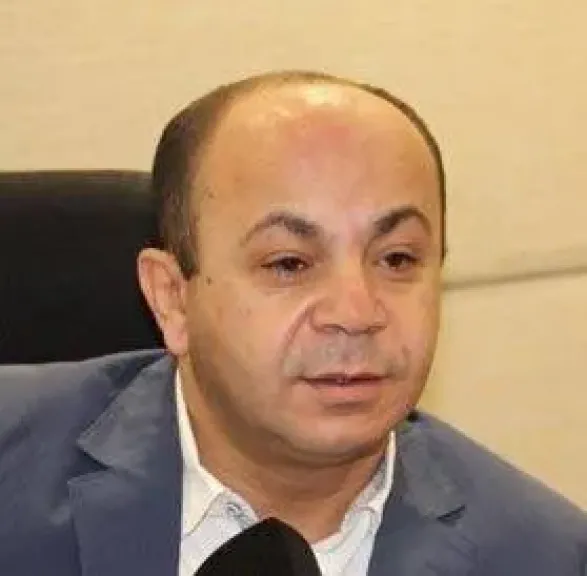 الكاتب