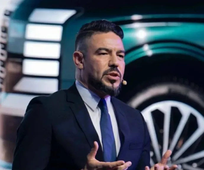 طارق مسعد
