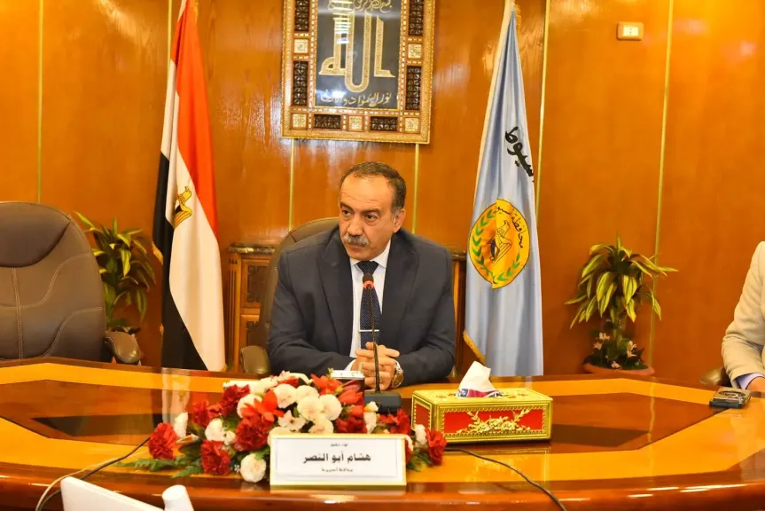 محافظ أسيوط 