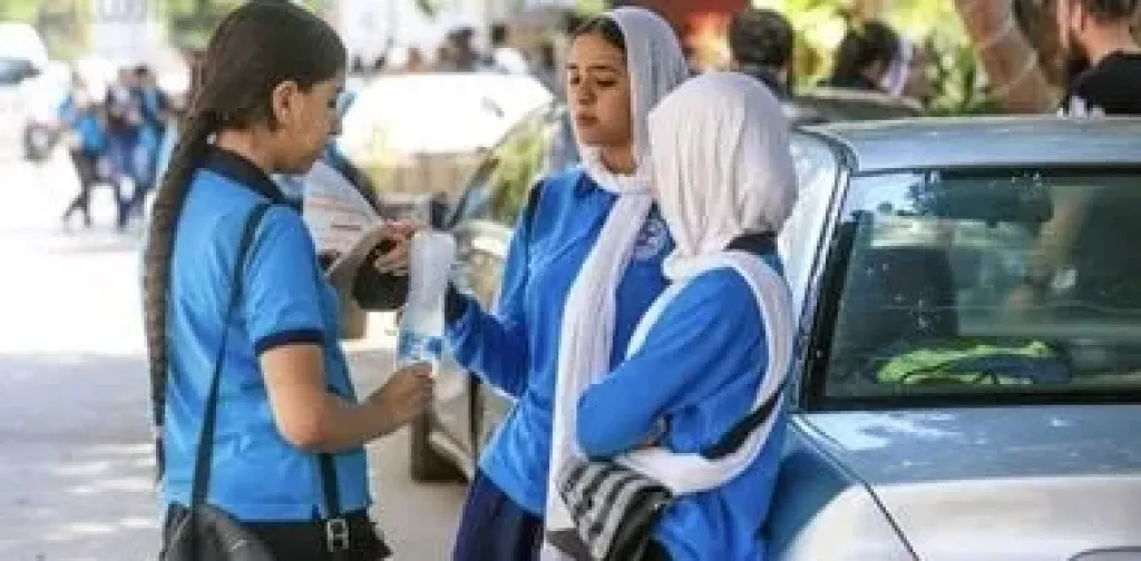طلاب الشهادة الإعدادية