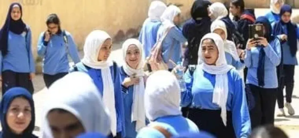 طلاب الشهادة الإعدادية