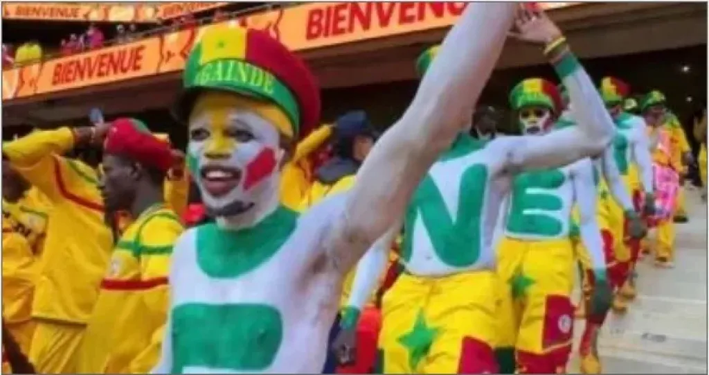 جماهير السنغال تتوافد على ملعب الأمير مولاي عبد الله