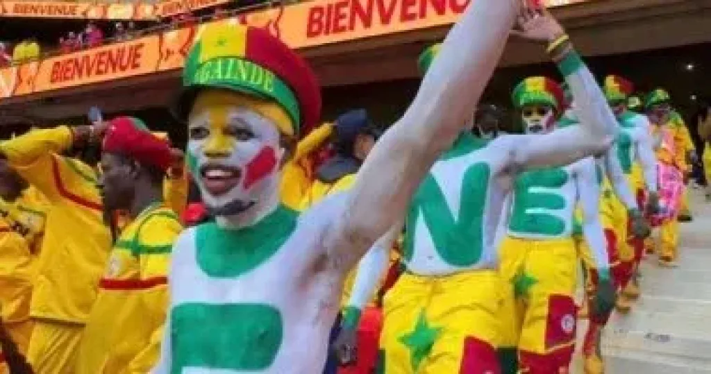 جماهير السنغال تتوافد على ملعب الأمير مولاي عبد الله