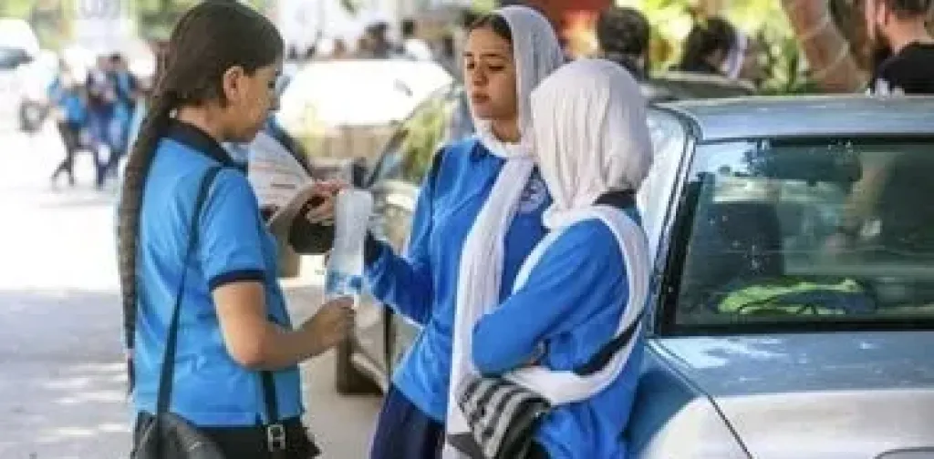 طلاب الشهادة الإعدادية