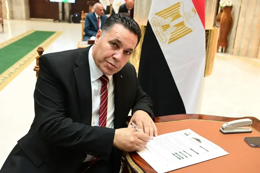 عماد الغنيمي 