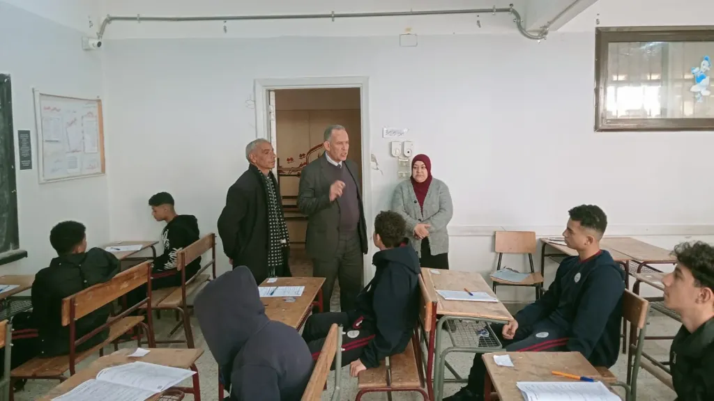 جانب من متابعه 