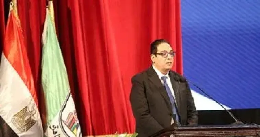 رئيس جامعة القاهرة  