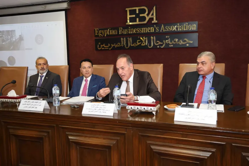 اجتماع لجنة التطوير العقاري والمقاولات بجمعية رجال الأعمال