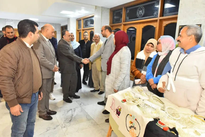 محافظ أسيوط 