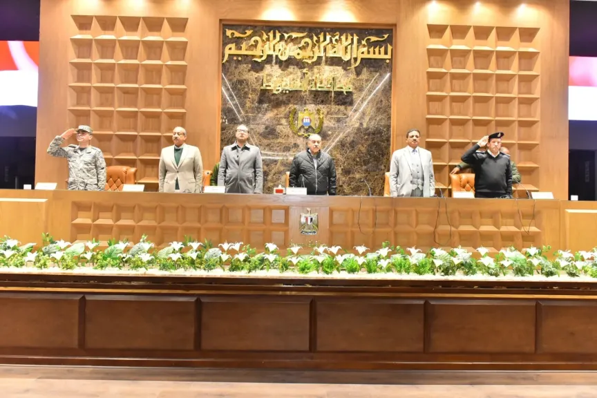 جانب من متابعه 