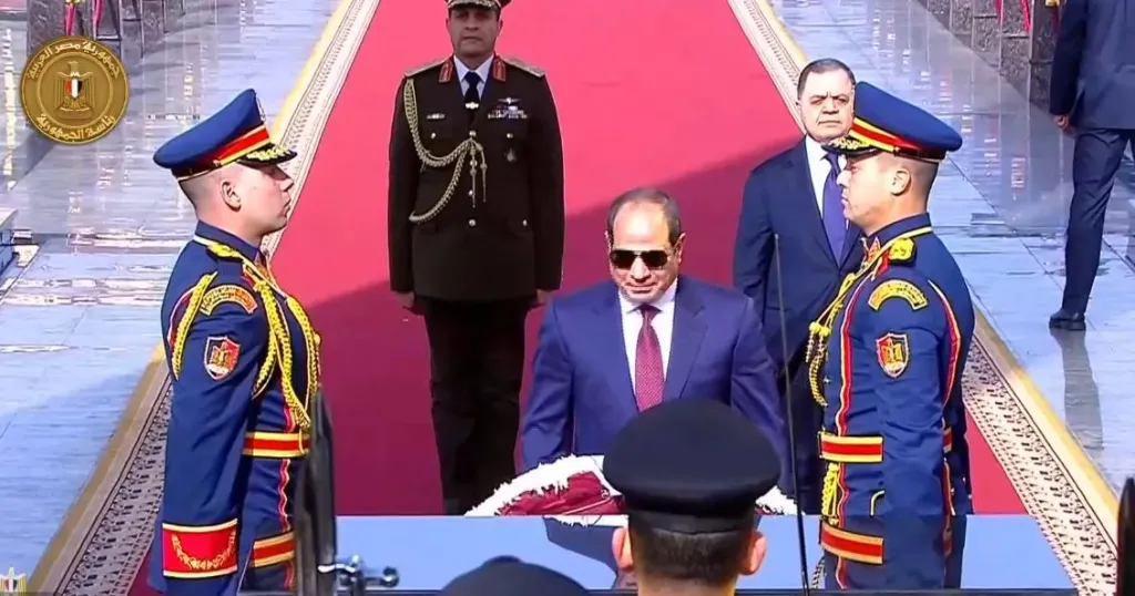 الرئيس السيسي يضع  إكليل الظهور