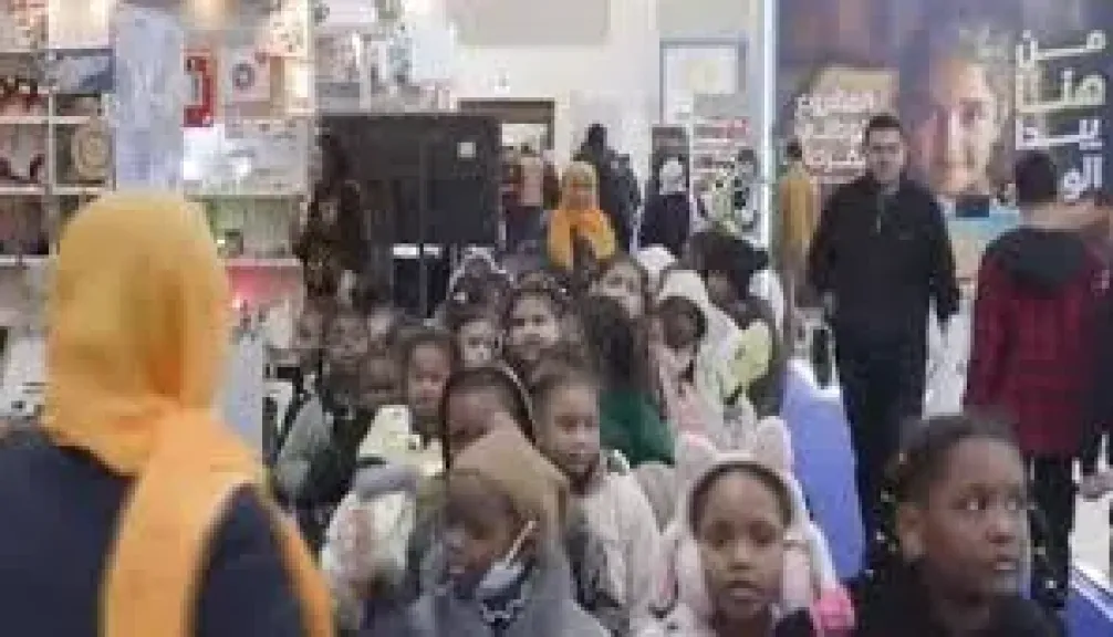 مجاهد ثلاثه ارباع مليون زائر فى يوم واحد لمعرض الكتاب