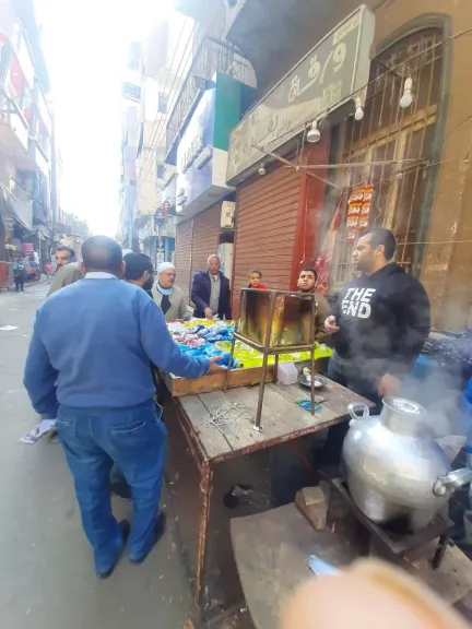 جانب من متابعه