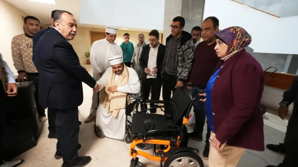 جانب من متابعه 