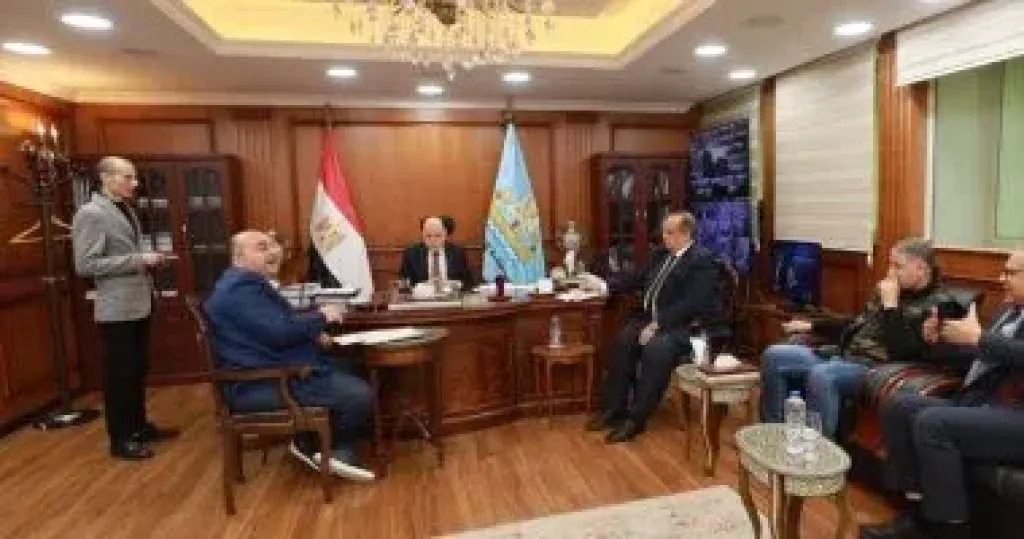 محافظ كفر الشيخ خلال اجتماعه مع أعضاء مجلس النواب