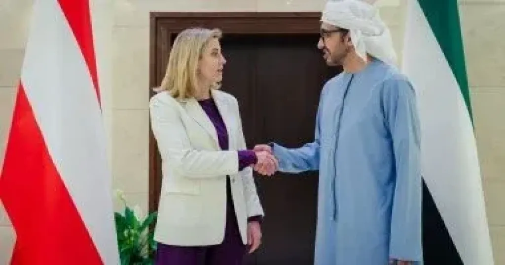 نائب رئيس مجلس الوزراء الإماراتي الشيخ عبدالله بن زايد آل نهيان والوزيرة النمساوية بياته ماينل رايزنجر