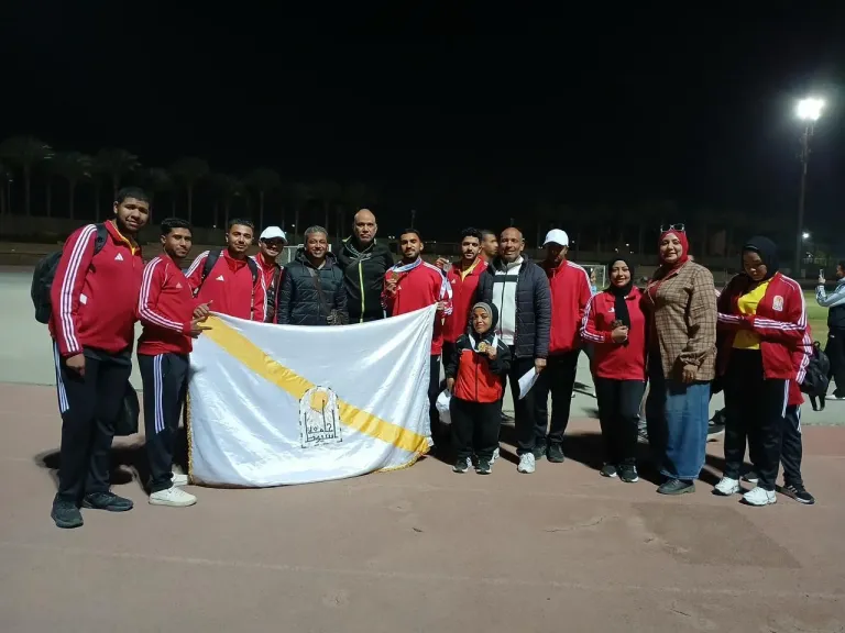 الفريق الفايز  الجامعه 