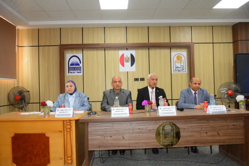 نائب رئيس جامعة 