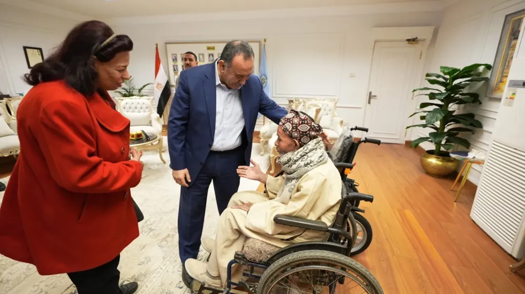 محافظ أسيوط 