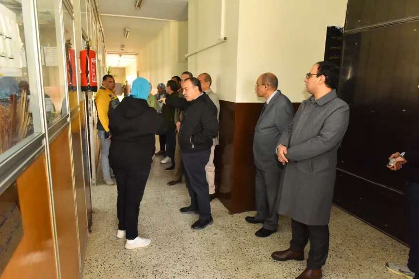 محافظ أسيوط 