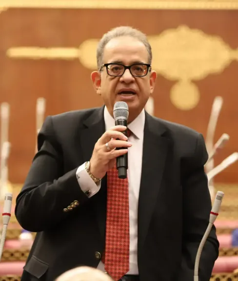  النائب طارق عبد العزيز