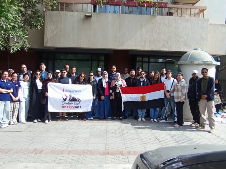الطلاب الوافدين في زيارة -معرض القاهرة الدولي للكتاب