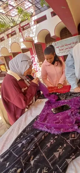جانب من متابعه 