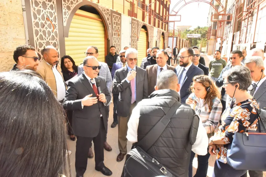 محافظ أسيوط 