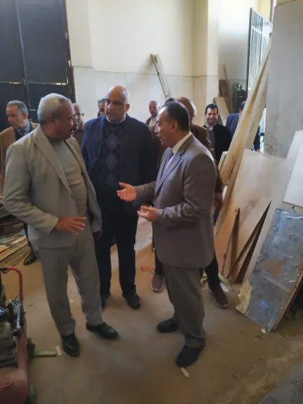 جانب من متابعه 