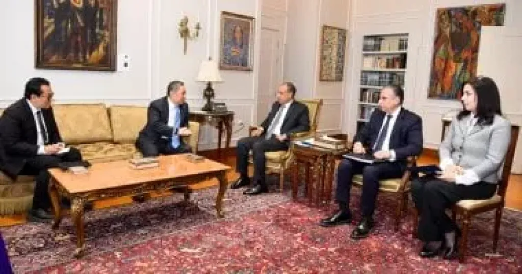 وزير الخارجية يستقبل نظيره الإندونيسى
