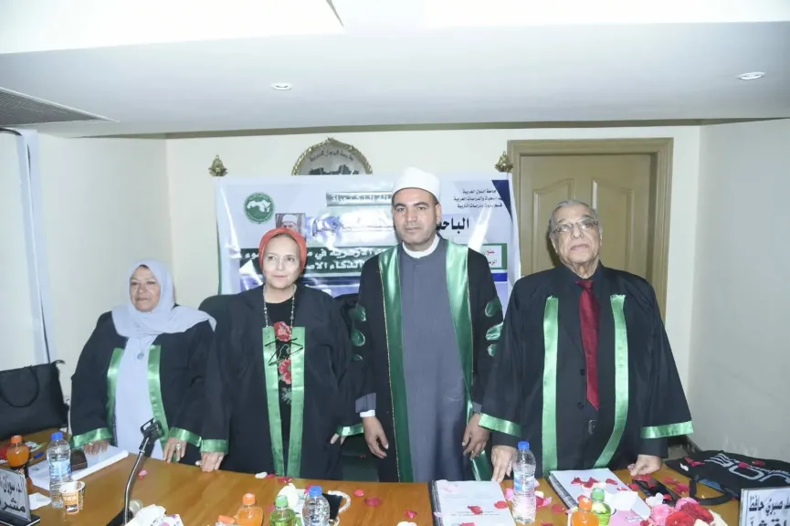 خلال المناقشة 