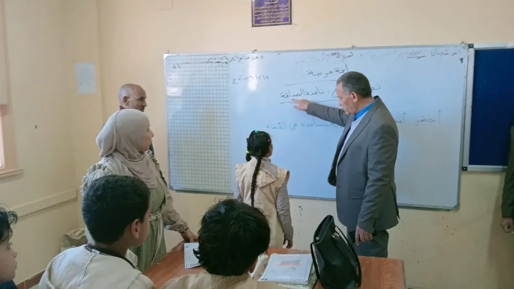 جانب من متابعه 