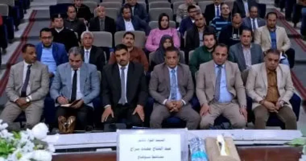 محافظ سوهاج يبحث الموقف التنفيذي لمشروعات حياة كريمة