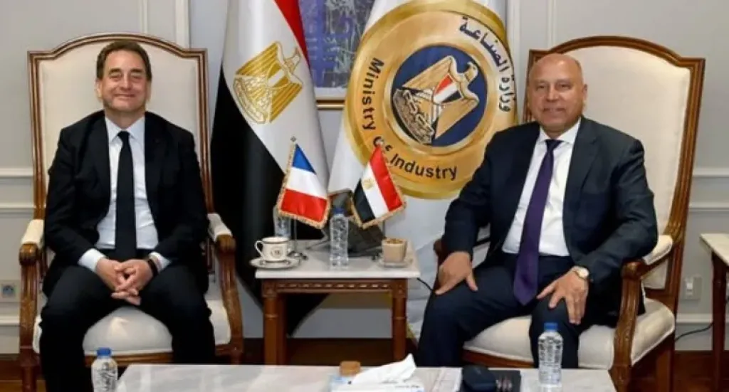 الفريق كامل الوزير يبحث مع السفير الفرنسي توطين صناعة السكك الحديدية