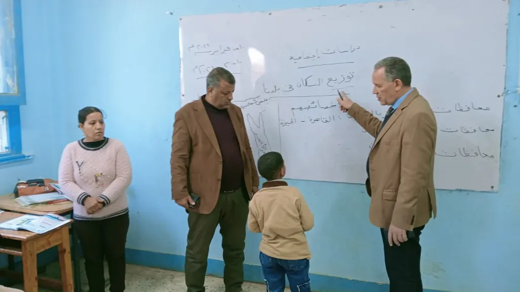 جانب من متابعه 