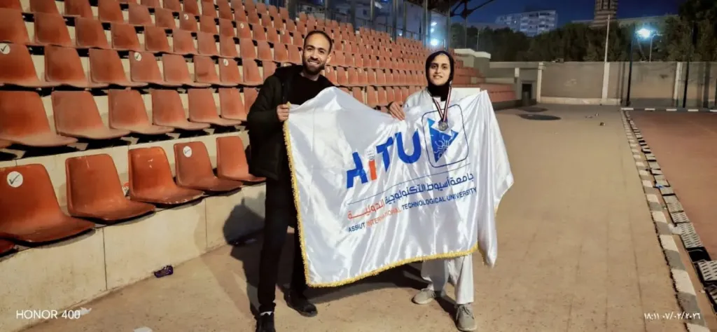 جانب من متابعه 