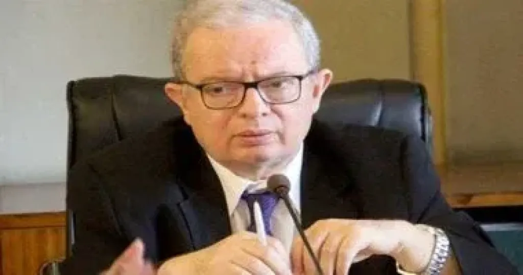 حسين عيسى نائب رئيس الوزراء للشؤون الاقتصادية